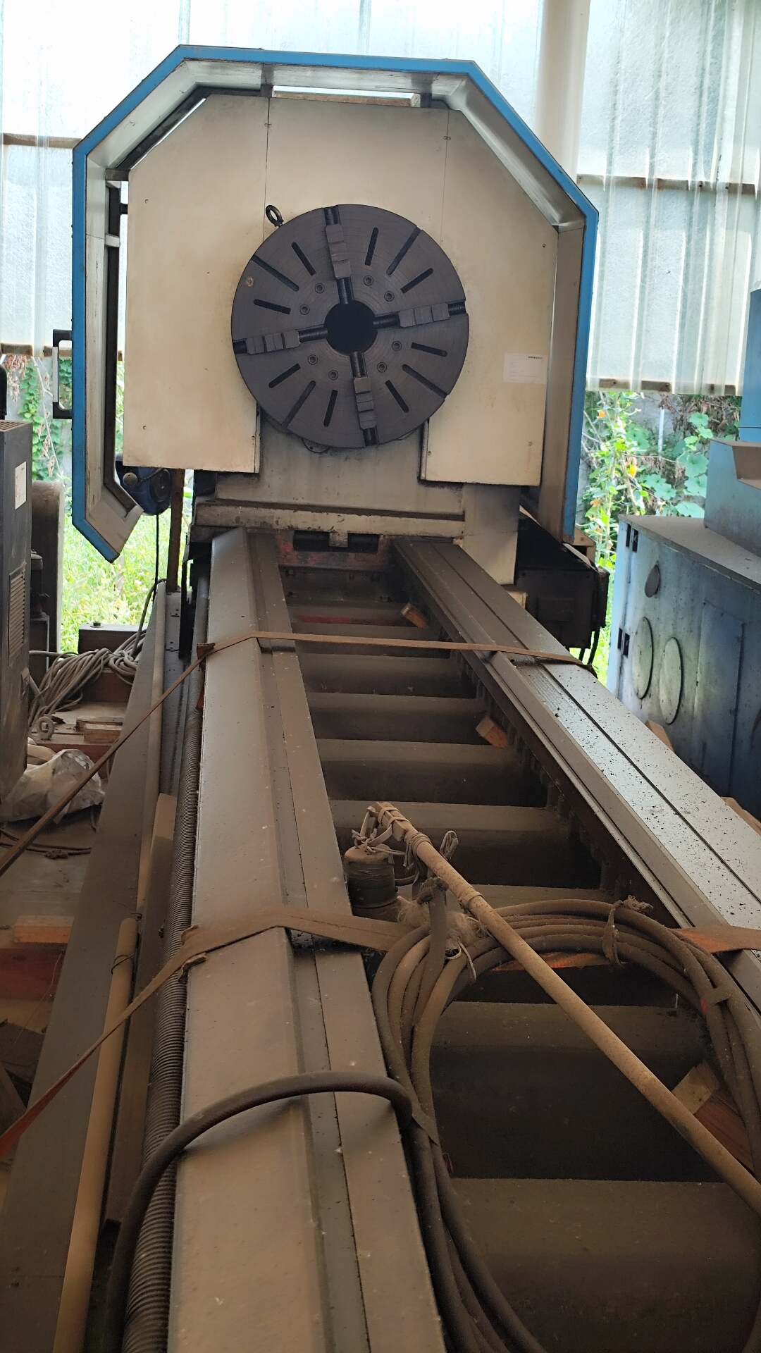 - 品牌：意大利 TACCHI（塔基），全球知名重型/轧辊车